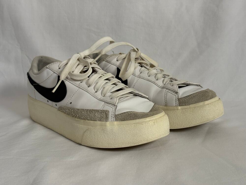 Nike White Black Leather Sneakers Size 7.5 DD2922-101